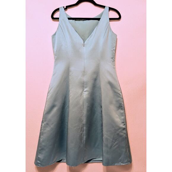 David's Bridal Turquoise Sleeveless Sheath Dress Knee Length Sz 8 - Picture 2 of 4